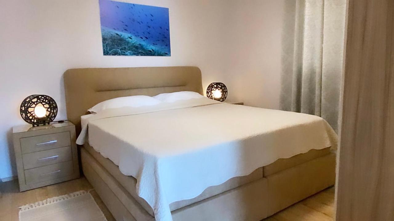 Apartments Tasha Mali Losinj Exterior photo