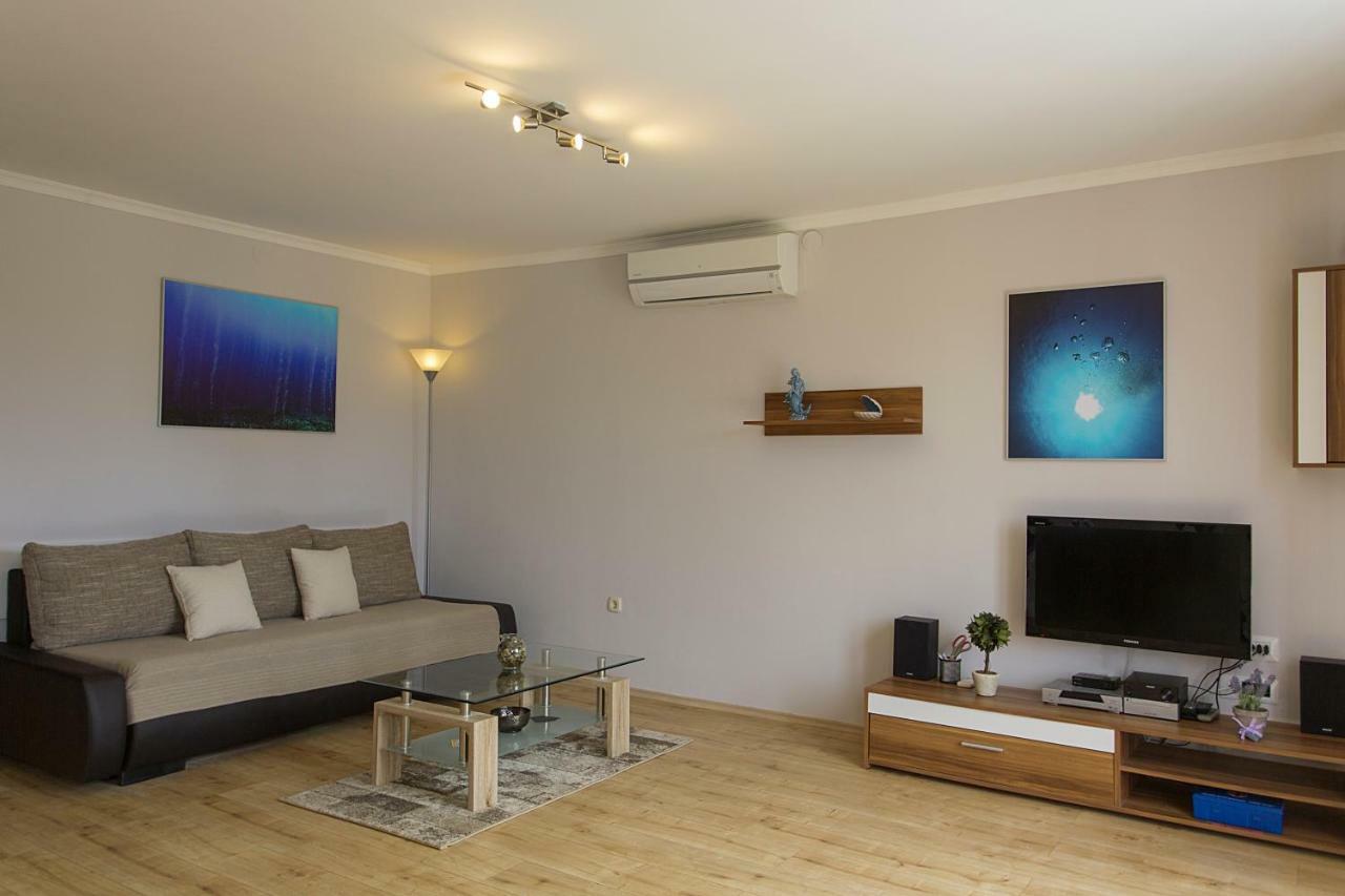 Apartments Tasha Mali Losinj Exterior photo